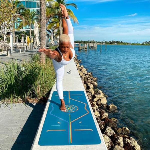 Découvrez notre test complet du tapis de yoga imprimé Liforme : adhérence exceptionnelle, design breveté et qualité premium pour une meilleure pratique du yoga.